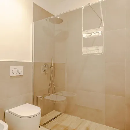 Guesthost - Lovely Ground-floor In San Donato