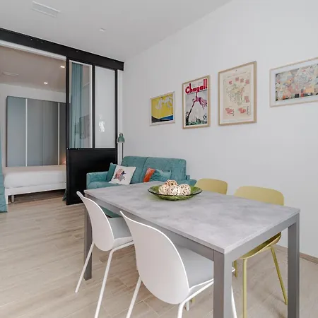 Guesthost - Lovely Ground-floor In San Donato