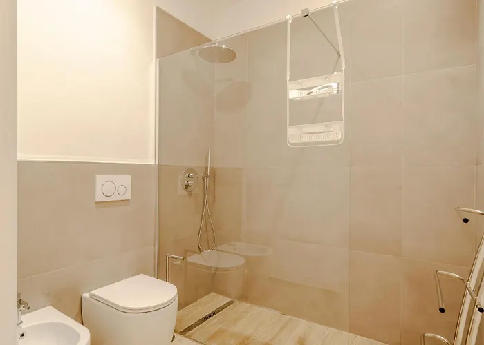 Guesthost - Lovely Ground-floor In San Donato